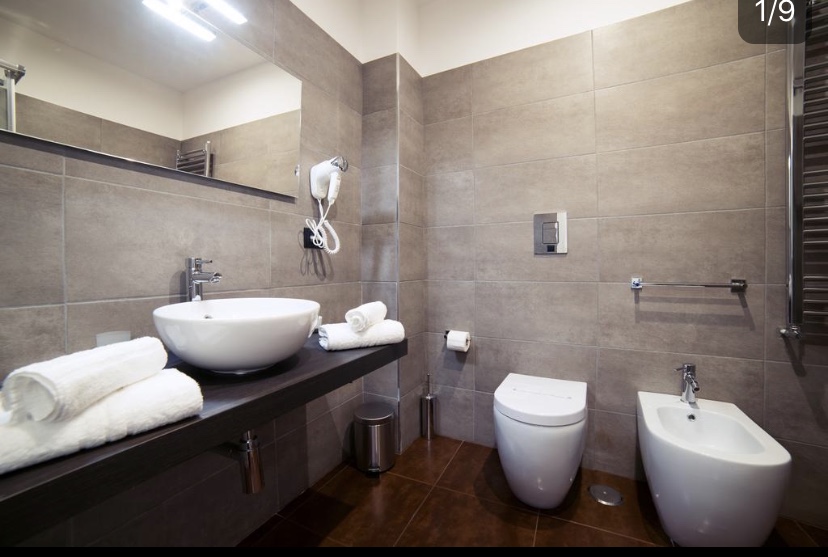 Bagno privato della Camera Comfort con WC e bidet