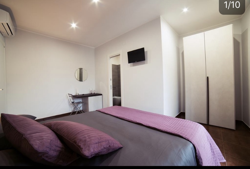Camera Deluxe con letto matrimoniale, armadio e bagno privato